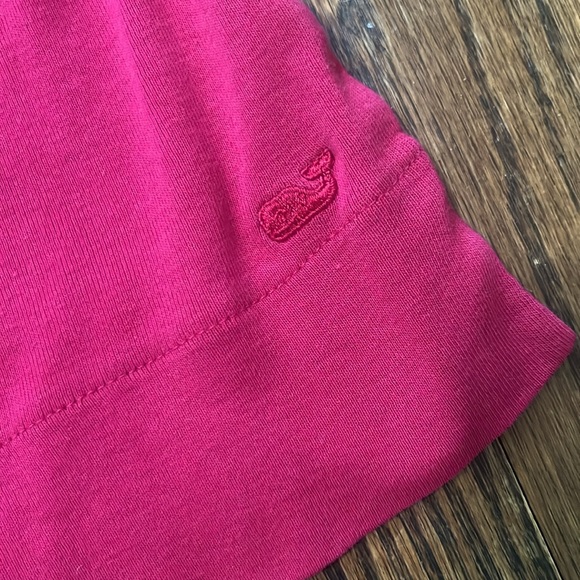 Vineyard Vines Short Sleeve Top in Cranberry EUC - Picture 2 of 6
